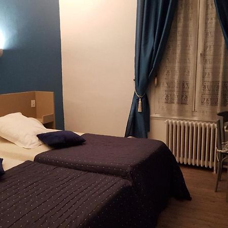Hotel Ronsin Fresnay-sur-Sarthe Екстериор снимка