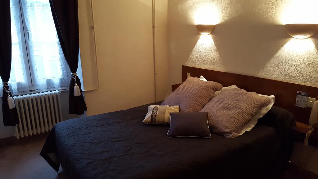 Hotel Ronsin Fresnay-sur-Sarthe Екстериор снимка