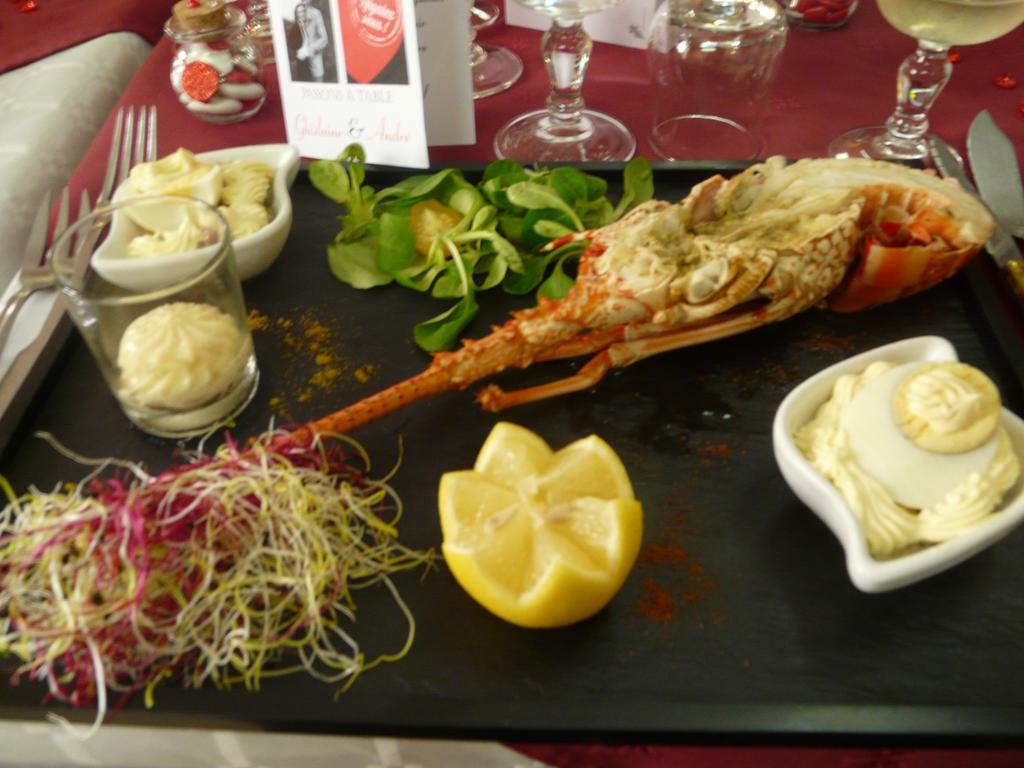 Hotel Ronsin Fresnay-sur-Sarthe Екстериор снимка
