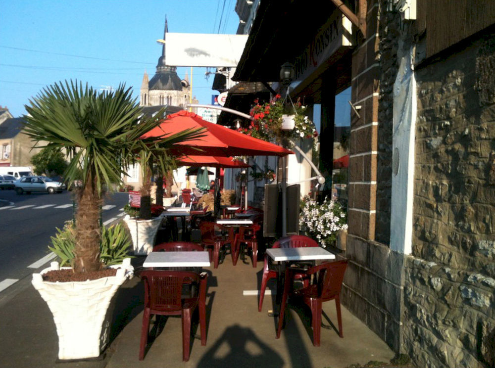 Hotel Ronsin Fresnay-sur-Sarthe Екстериор снимка