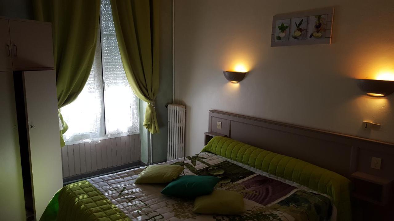 Hotel Ronsin Fresnay-sur-Sarthe Екстериор снимка