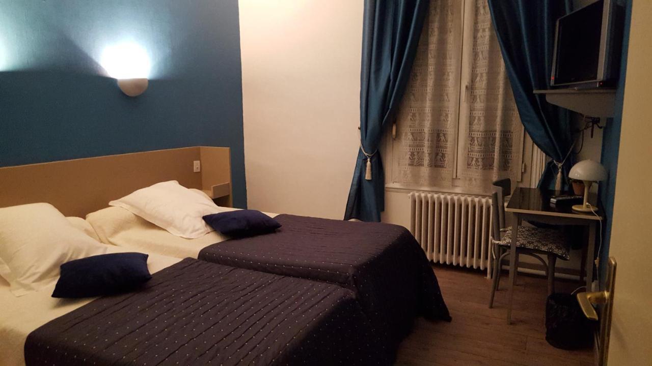 Hotel Ronsin Fresnay-sur-Sarthe Екстериор снимка